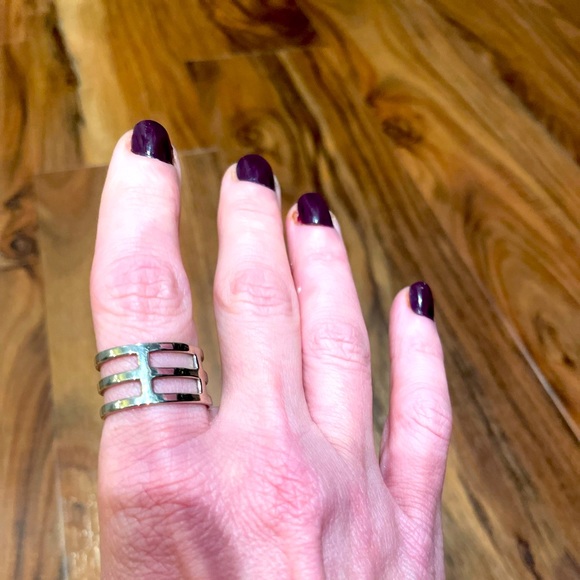 Adorable Silver Adjustable Ring - Picture 1 of 5